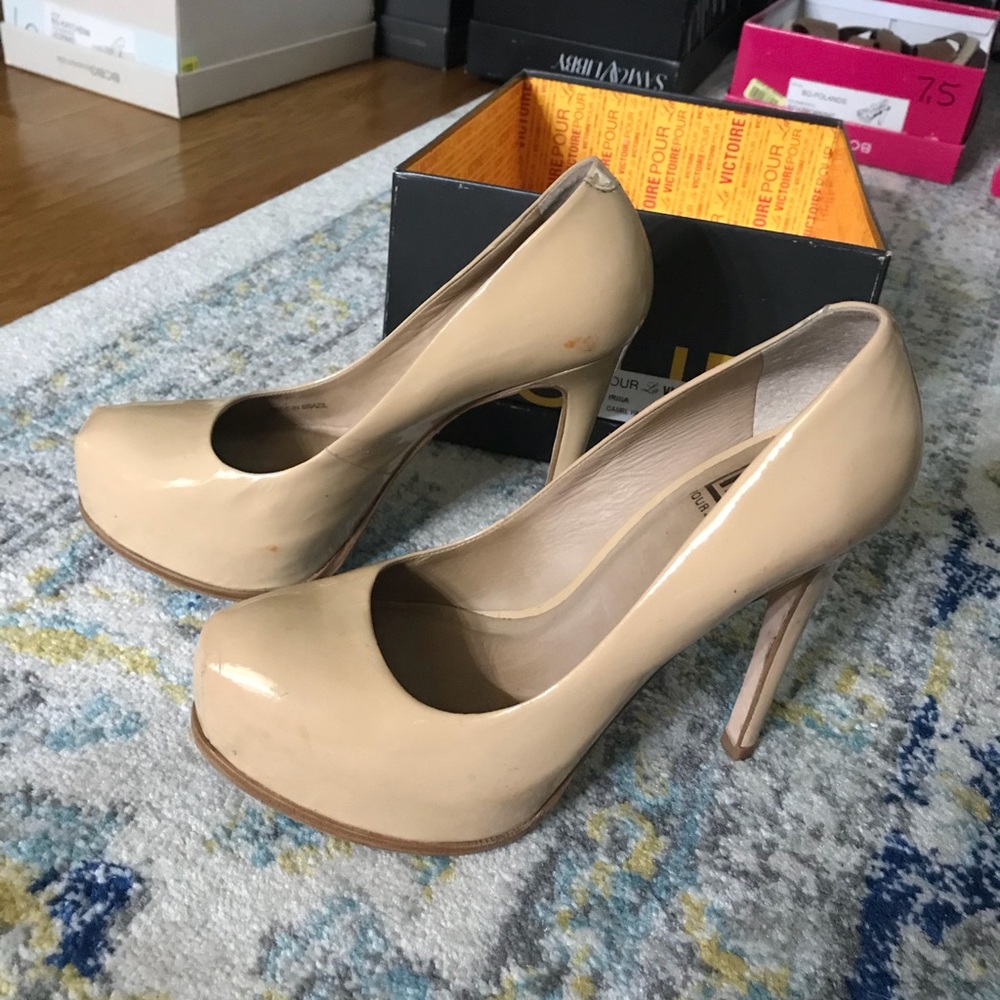 Pour la Victoire Irina camel pump
